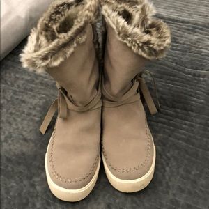 TOMS Fur-Lined Boots 9.5